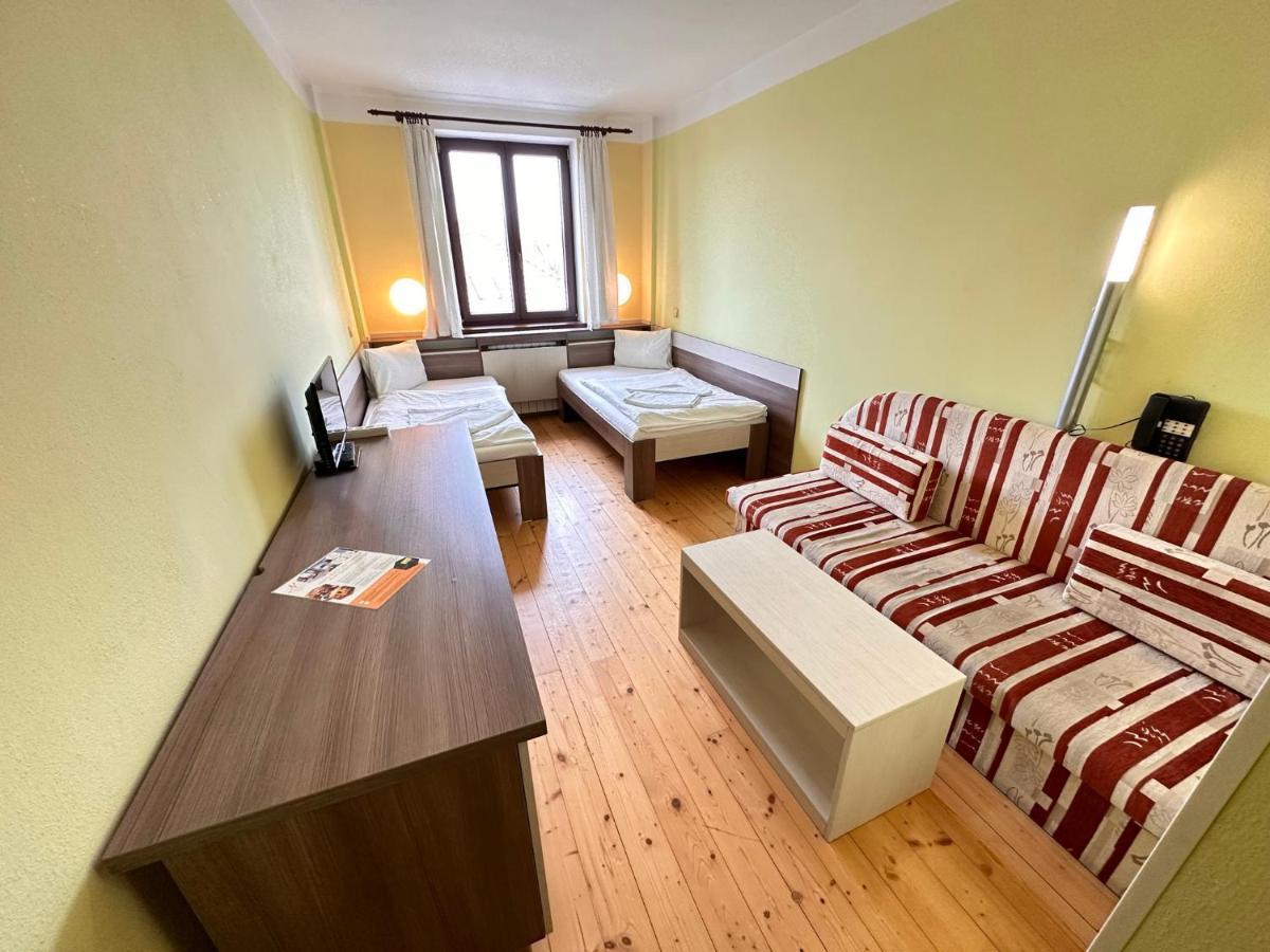Hotel N